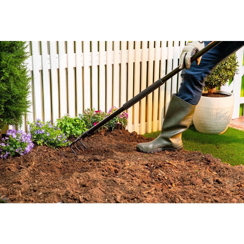 Black + Decker Fibreglass Cultivator with 4 Prongs | 148 x 12 x 10cm - Image 3