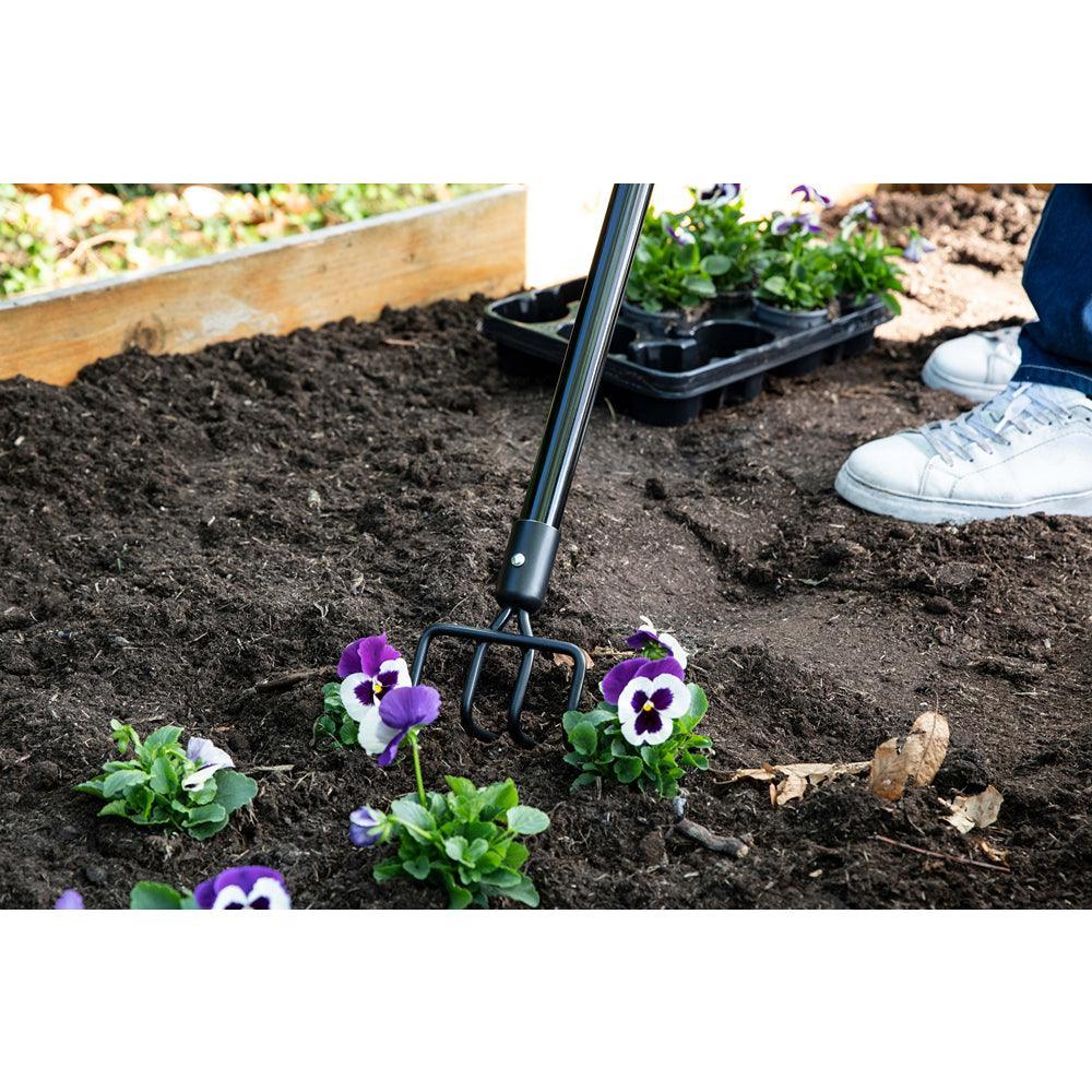 Black + Decker Fibreglass Cultivator with 4 Prongs | 148 x 12 x 10cm - Image 4