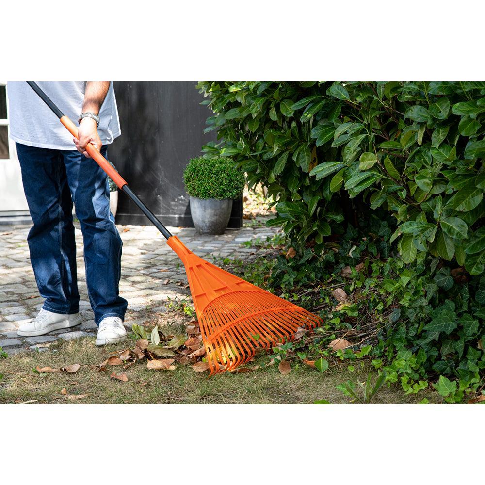 Black + Decker Garden Leaf Rake | 168cm - Image 3