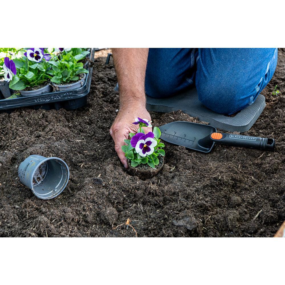 Black + Decker Garden Tool Set with Kneeling Pad | 4 Piece Set - Image 3