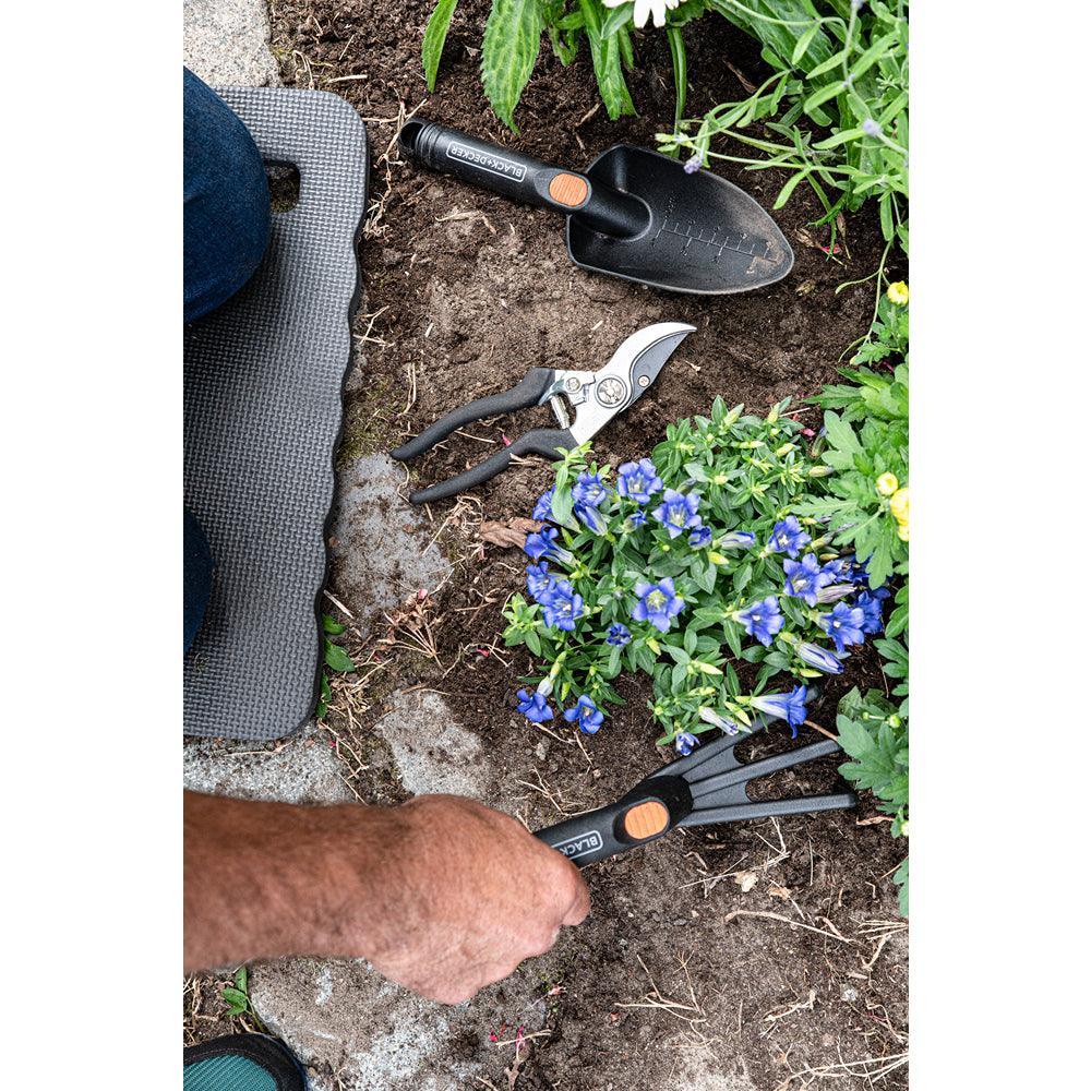 Black + Decker Garden Tool Set with Kneeling Pad | 4 Piece Set - Image 6