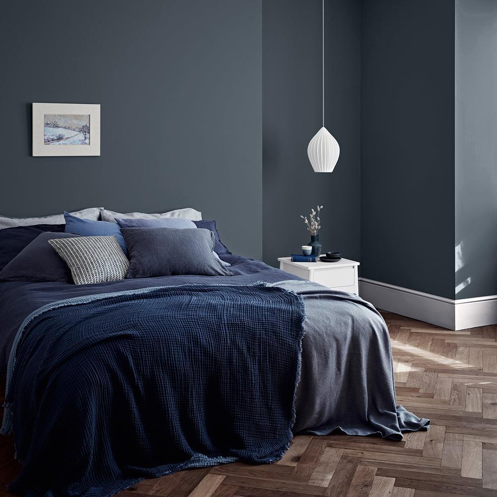 Crown Mid Sheen Emulsion Paint | Aftershow - Image 4
