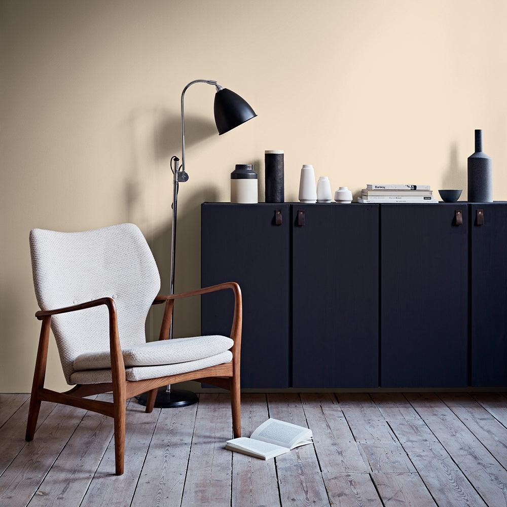 Crown Walls & Ceilings Matt Emulsion Paint | Magnolia | 40ml Tester - Image 4