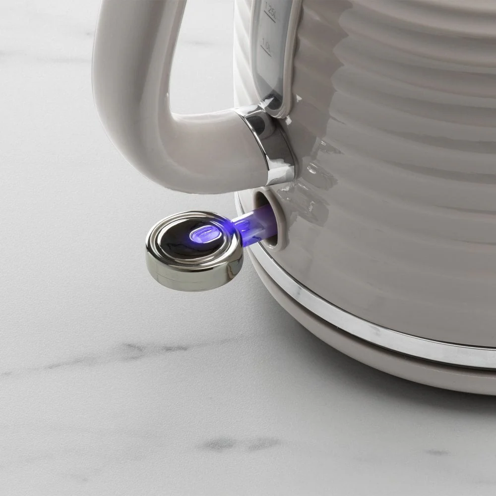 Daewoo Sienna Grey Ribbed Jug Kettle | 1.7L, 3kW, Retro Style - Image 3
