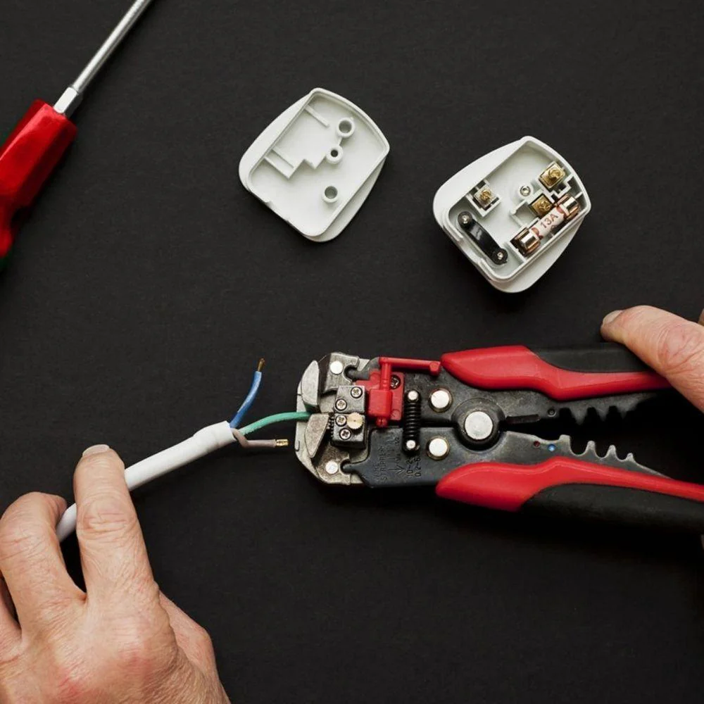 Dekton Automatic Wire Stripper and Crimp - Image 3