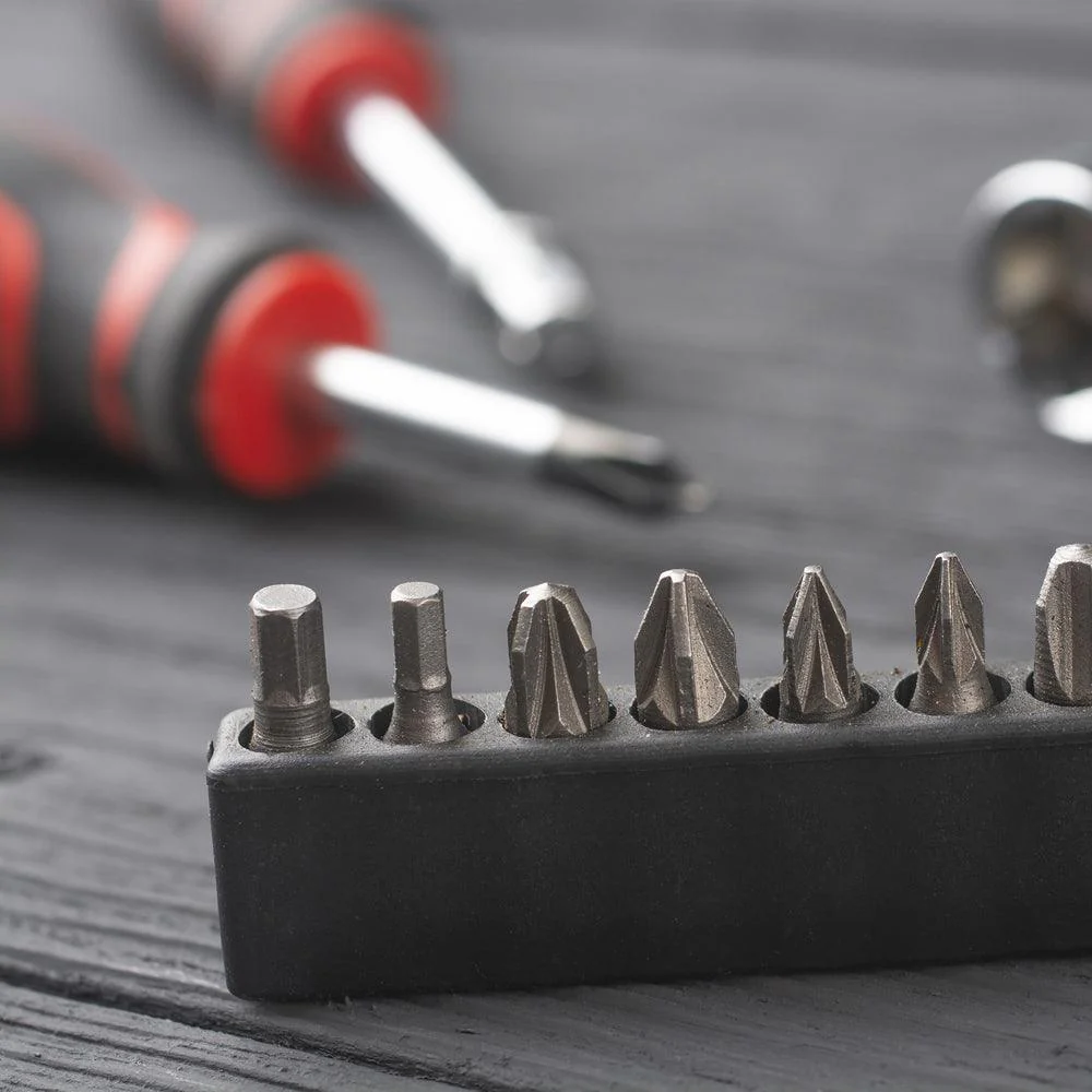 Dekton Ratchet Screwdriver Set | 5 Bits | 3 Way Ratchet - Image 4