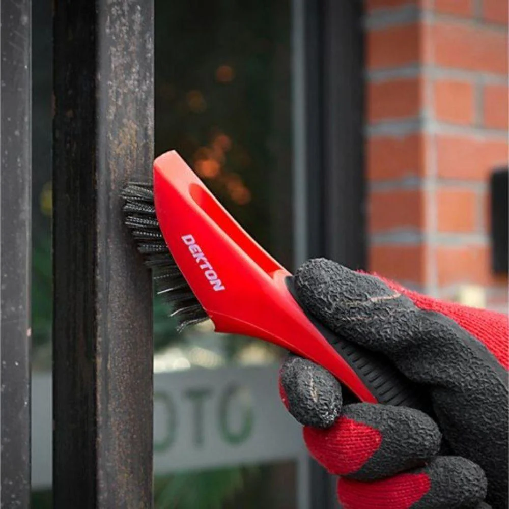Dekton Soft Grip Stainless Steel Wire Brush - Image 2