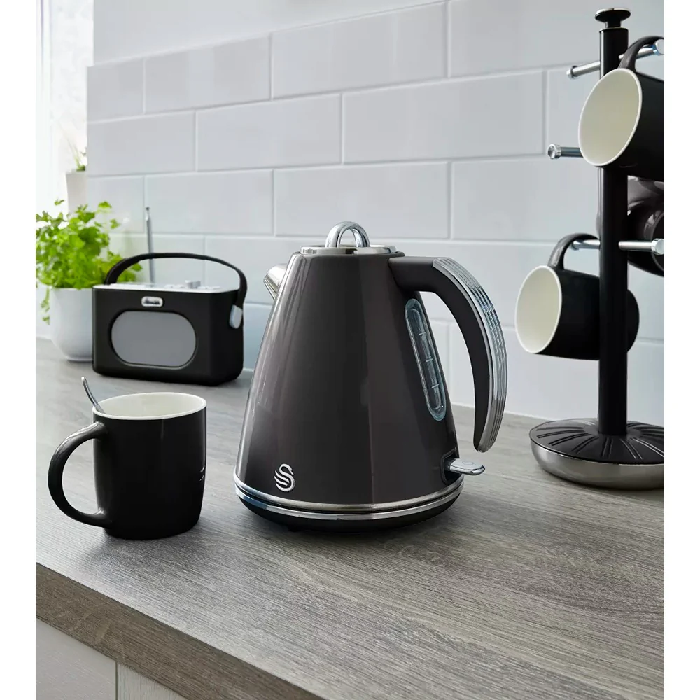 Swan Retro Electric Jug Kettle | 1.5L, Black, Cordless, Chrome Accents - Image 7