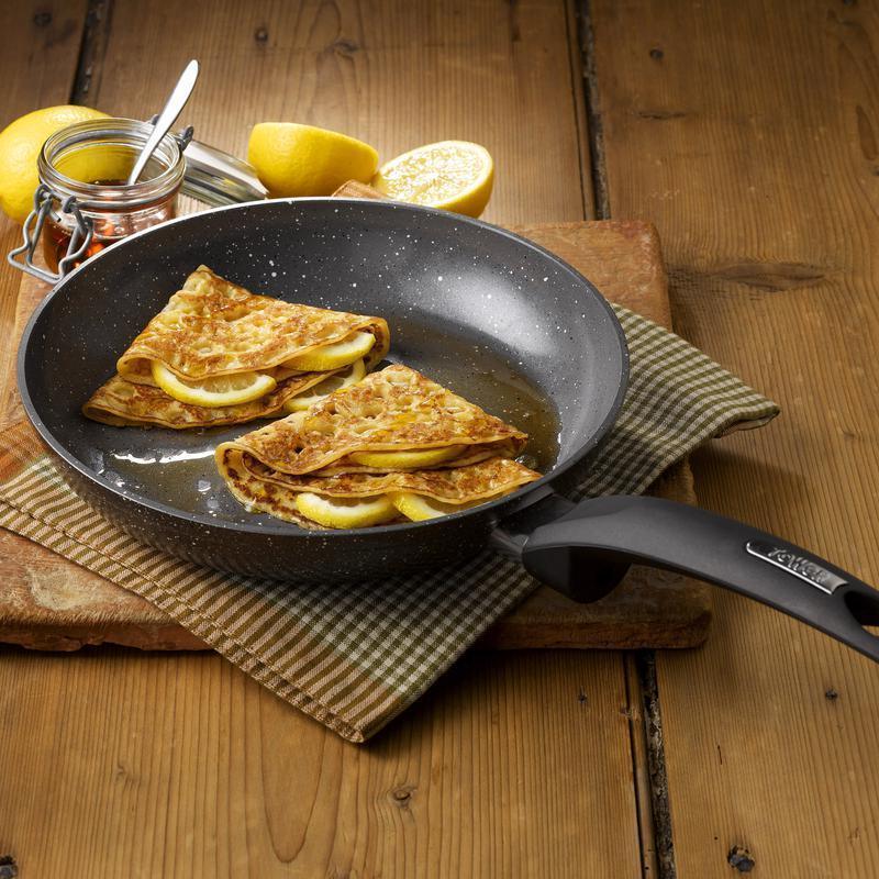 Tower Cerastone Forged Frying Pan Graphite - Image 7